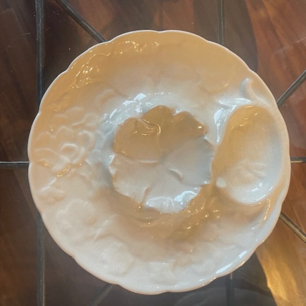 9 ¾” Artichoke Plates Set of 7, All White Divided into 3 Sections - Picture 2 of 5